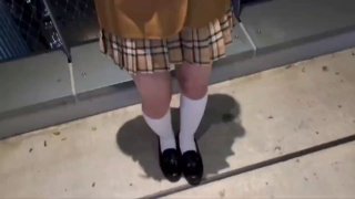 渣女来袭深夜跟大哥激情户外车震，全程露脸口交大鸡巴车内主动上位抽插，草了骚逼干菊花内射