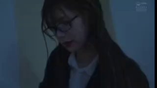 手头紧只好去路边快餐店爽一下70元价格实惠浓妆艳抹红发妹子长得还可以边看A片边搞下下到底国语对白