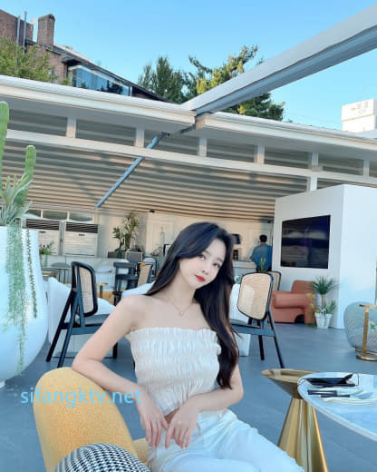 【2023_08_20】I_wanna_live_as_a_slut_like_these_times_This_seoson.m4v
