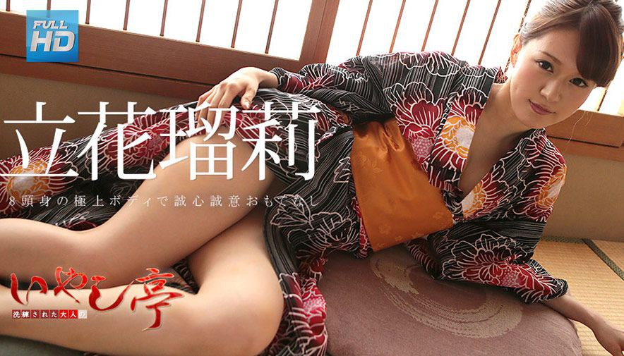 巨臀少妇车震，偷情全程大叫呻吟，连续高潮颜射